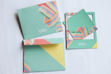 Magnetic frame + envelope