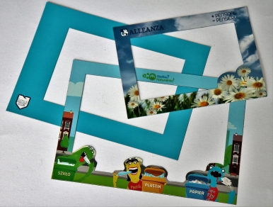 Magnetic frame