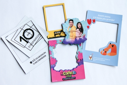 Magnetic frame