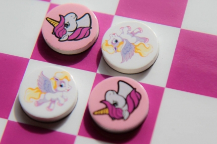 Gioco con una lamina d’acciaio